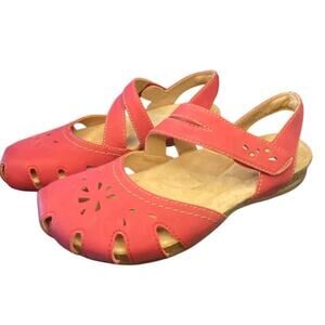 Earth Origins Brenda Red Cutout Mary Jane Comfort Flats Sandals Women’s 7M